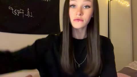 MOLLYYYY dont forget to give me a thumb up online show from 10.31.25