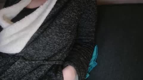 Douce Elsa online show from 12.24.24