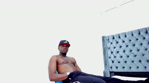 DOUGLAS online show from 10.17.25