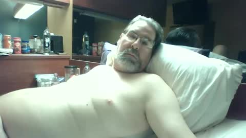 Snapshot of dragonbimale chatting on 12.31.24 DragonBiMale online show from 12.31.24