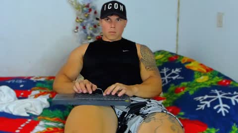Snapshot of drake_xion1 chatting on 12.18.24 drake_xion1 online show from 12.18.24