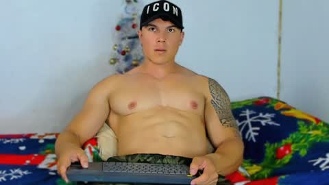 Snapshot of drake_xion1 chatting on 12.29.24 drake_xion1 online show from 12.29.24