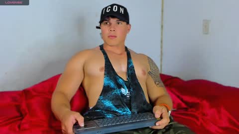 Snapshot of drake_xion1 chatting on 02.01.25 drake_xion1 online show from 02.01.25