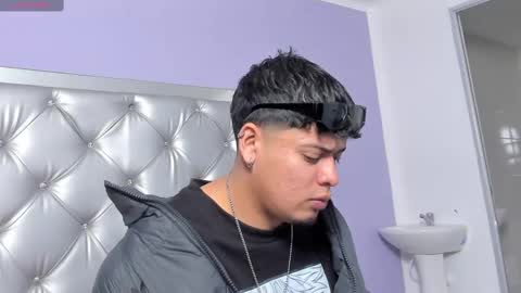 Snapshot of drakenn_ chatting on 10.20.25 drakeeee online show from 10.20.25