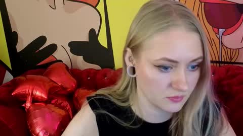 Snapshot of dramaquenn chatting on 02.12.26 Lina online show from 02.12.26