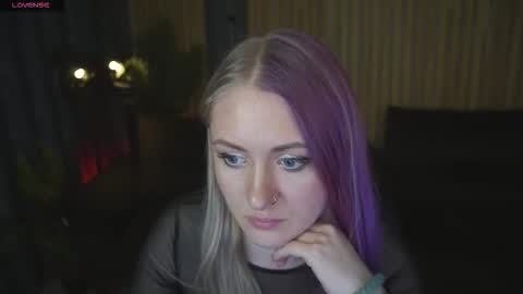 Snapshot of dramaquenn chatting on 02.27.26 Lina online show from 02.27.26