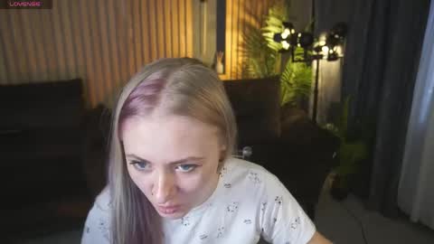 Lina online show from 04.14.26