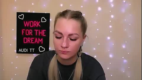 dream_dolly_ online show from 09.09.25