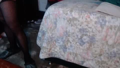 Snapshot of dream_real chatting on 01.19.25 dreamreal online show from 01.19.25