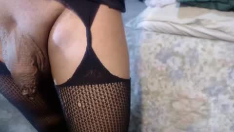 Snapshot of dream_real chatting on 09.16.25 dreamreal online show from 09.16.25