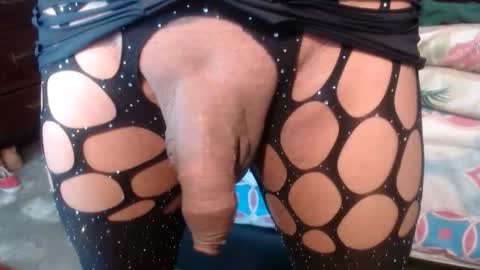 Snapshot of dream_real chatting on 09.23.25 dreamreal online show from 09.23.25