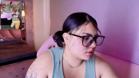 Snapshot of dreambooo_ chatting on 04.11.26 C A M I L A online show from 04.11.26