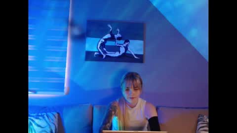 A girl online show from 01.17.25