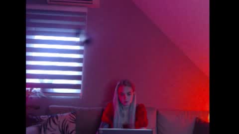 A girl online show from 12.23.25