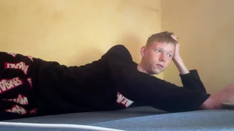 dreamy_devi1 online show from 04.14.26