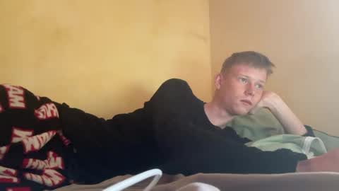 dreamy_devi1 online show from 04.18.26