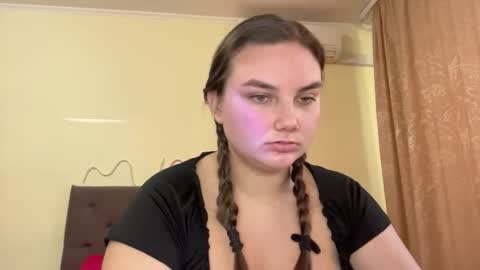 Mila online show from 10.13.25