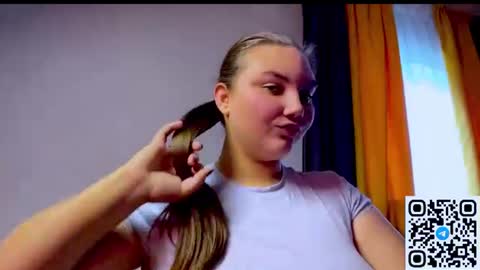 Snapshot of dreamyblushfairy chatting on 06.19.26 Mila online show from 06.19.26