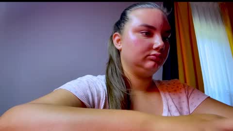Snapshot of dreamyblushfairy chatting on 07.30.26 Mila online show from 07.30.26