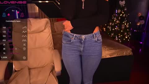 Lina online show from 12.12.24