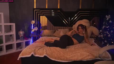 Lina online show from 12.21.24