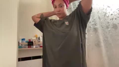 RIRI OR DREAMY online show from 03.12.26