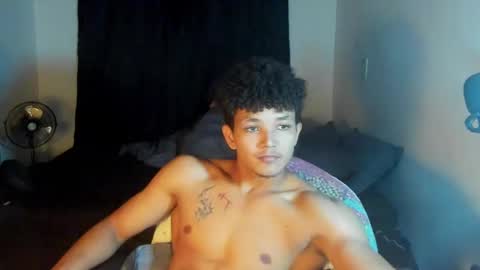 Snapshot of dres4u chatting on 11.16.25 dres4u online show from 11.16.25