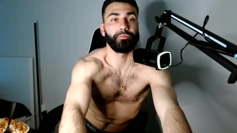 drewwho_ online show from 04.12.26