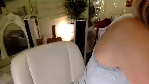 Bluejay0713 online show from 10.14.25