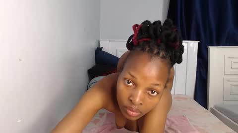 Snapshot of drippyreen chatting on 11.05.25 drippyreen online show from 11.05.25