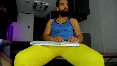 Snapshot of drizzys_room chatting on 01.19.25 DirtyDrizzy online show from 01.19.25