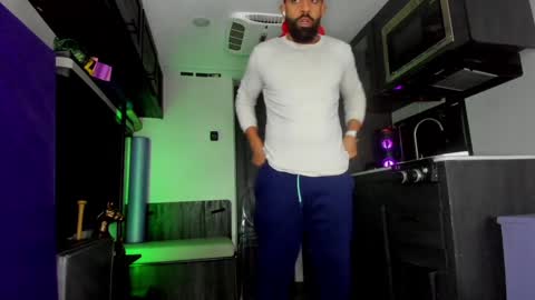 Snapshot of drizzys_room chatting on 01.27.25 DirtyDrizzy online show from 01.27.25