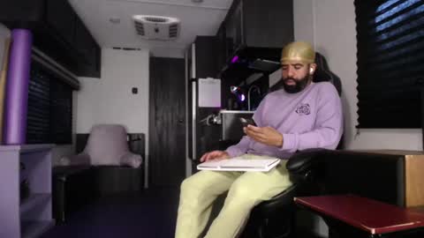 Snapshot of drizzys_room chatting on 09.14.25 DirtyDrizzy online show from 09.14.25