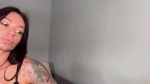 Snapshot of drunk_bosss chatting on 04.19.26 Bella online show from 04.19.26
