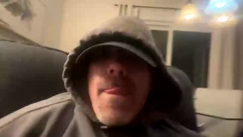 Snapshot of dryjerkoff chatting on 10.16.25 dryjerkoff online show from 10.16.25