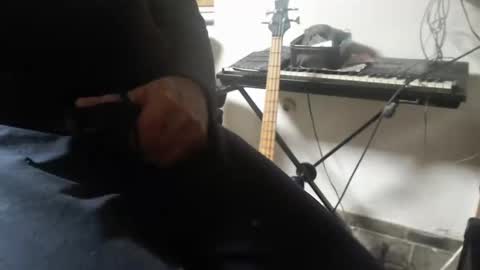 Snapshot of dsteely24 chatting on 12.11.24 Blow4Gold online show from 12.11.24