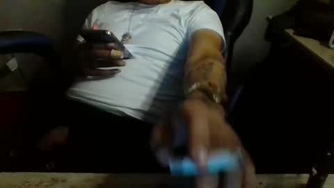 Snapshot of dubz07 chatting on 10.24.25 dubz07 online show from 10.24.25