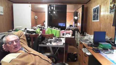Snapshot of dugudu38 chatting on 12.04.24 dugudu38 online show from 12.04.24
