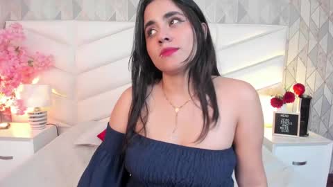 Snapshot of dulce_hiil_ chatting on 12.06.24 Monday 5-2 am From Tuesday to Friday5-1 am Colombia time online show from 12.06.24