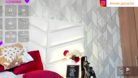 Snapshot of dulce_hiil_ chatting on 12.28.24 Monday 5-2 am From Tuesday to Friday5-1 am Colombia time online show from 12.28.24