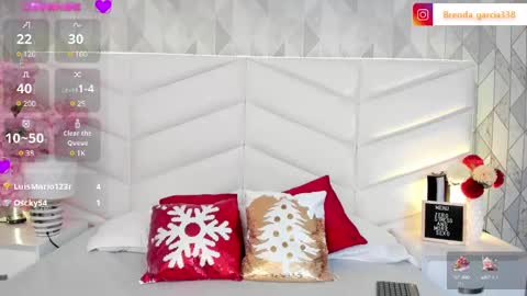 Snapshot of dulce_hiil_ chatting on 12.28.24 Monday 5-2 am From Tuesday to Friday5-1 am Colombia time online show from 12.28.24