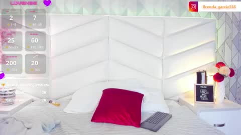 Snapshot of dulce_hiil_ chatting on 01.08.25 Monday 5-2 am From Tuesday to Friday5-1 am Colombia time online show from 01.08.25