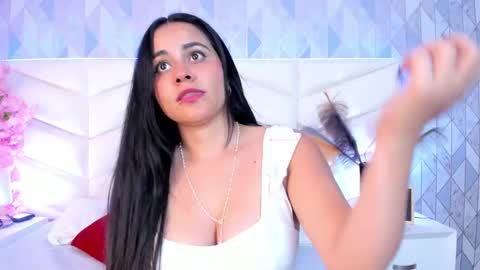 Snapshot of dulce_hiil_ chatting on 02.10.25 Monday 5-2 am From Tuesday to Friday5-1 am Colombia time online show from 02.10.25
