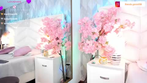 Snapshot of dulce_hiil_ chatting on 02.23.25 Monday 5-2 am From Tuesday to Friday5-1 am Colombia time online show from 02.23.25