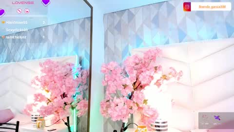 Snapshot of dulce_hiil_ chatting on 02.23.25 Monday 5-2 am From Tuesday to Friday5-1 am Colombia time online show from 02.23.25