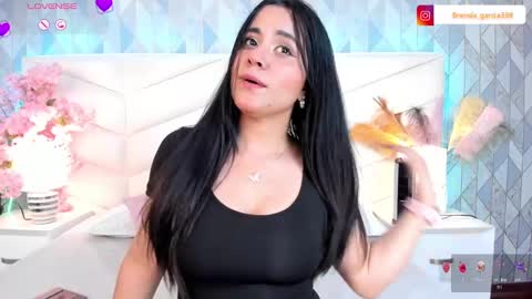 Snapshot of dulce_hiil_ chatting on 02.24.25 Monday 5-2 am From Tuesday to Friday5-1 am Colombia time online show from 02.24.25