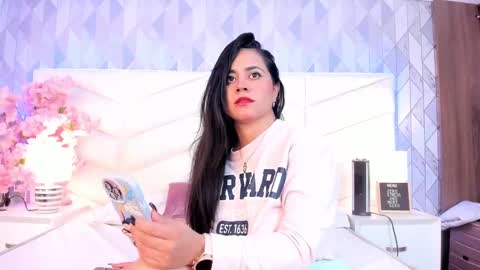 Snapshot of dulce_hiil_ chatting on 03.02.25 Monday 5-2 am From Tuesday to Friday5-1 am Colombia time online show from 03.02.25