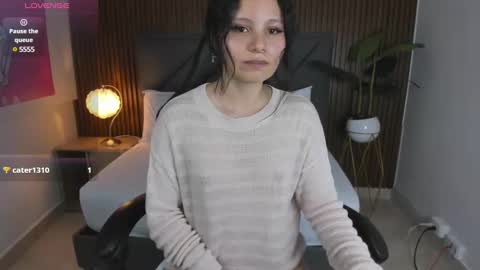 Snapshot of dulce_natyy chatting on 02.01.25 N A T Y online show from 02.01.25
