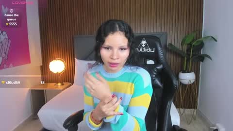 Snapshot of dulce_natyy chatting on 02.09.25 N A T Y online show from 02.09.25