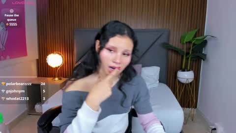 Snapshot of dulce_natyy chatting on 02.14.25 N A T Y online show from 02.14.25